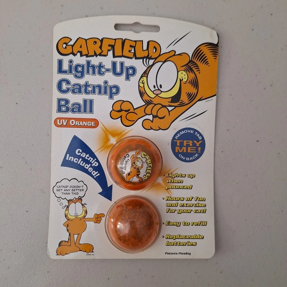 Vintage 2003 PAWS Garfield The‎ Cat Light-Up Catnip Ball Cat Toy